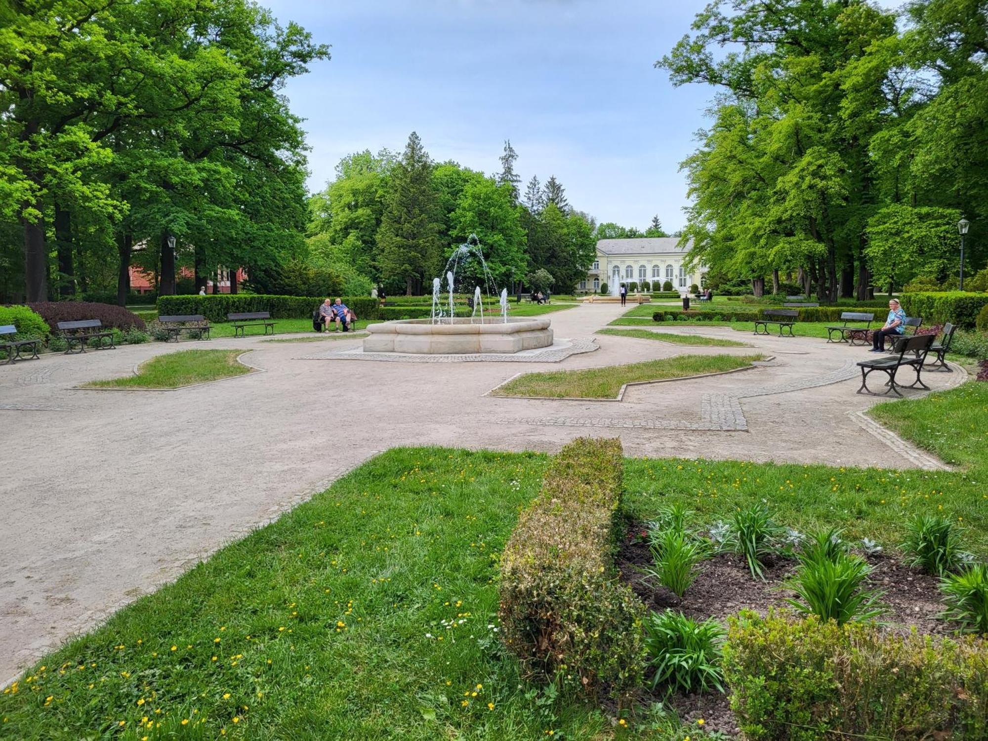 Villa Klara Cieplice イェレニャ・グーラ エクステリア 写真